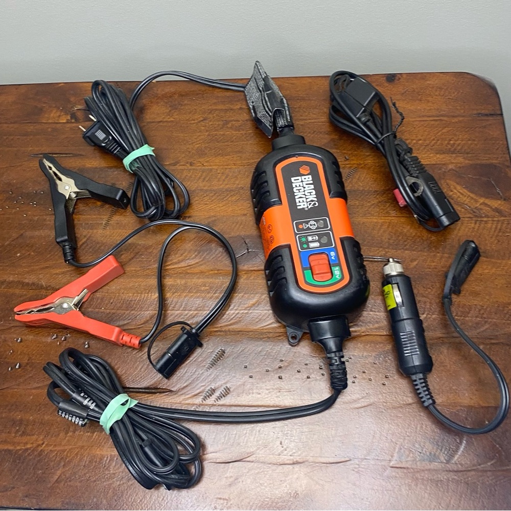 Black & Decker Battery Charger/Maintainer, Trickle Charger - Picture 2 of 13